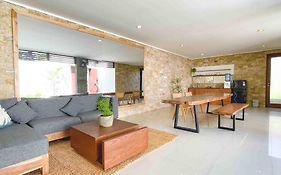 Cari Surf Villas
